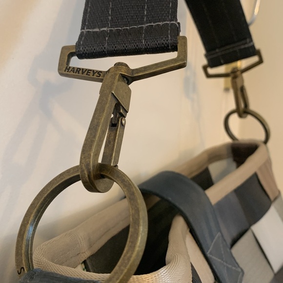 Harveys CARRIAGE RING Shoulder Bag Multi Color - Picture 9 of 17